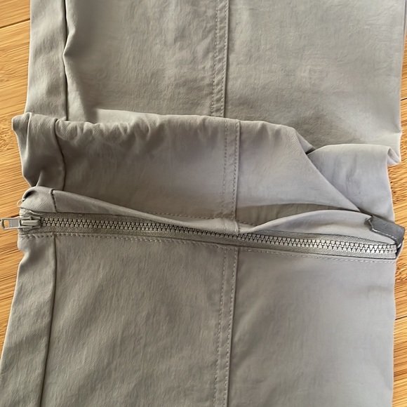 Prana convertible hiking pant. Size 6. - Picture 6 of 6